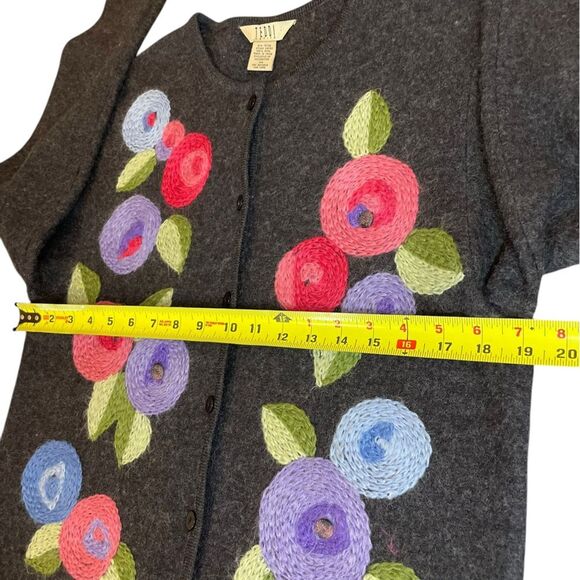 Teddi Embroidered Floral Wool Cardigan Sweater Womens Size Medium Petite - Picture 8 of 9